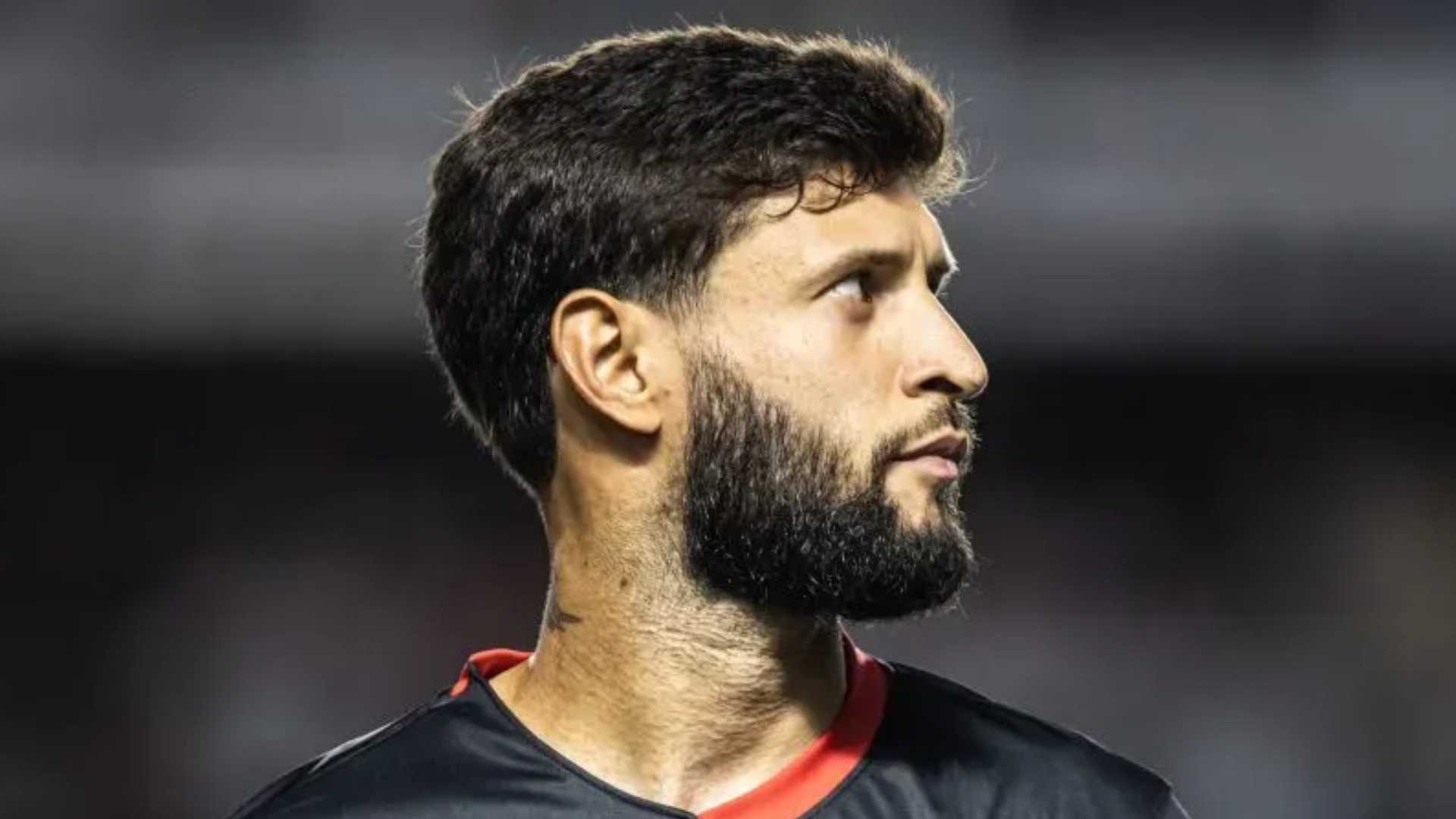 ATENÇÃO! DEPARTAMENTO MÉDICO DO FLAMENGO APROVA EXAMES DE JUNINHO CAPIXABA E ABRE PORTAS PARA NEGOCIAÇÕES